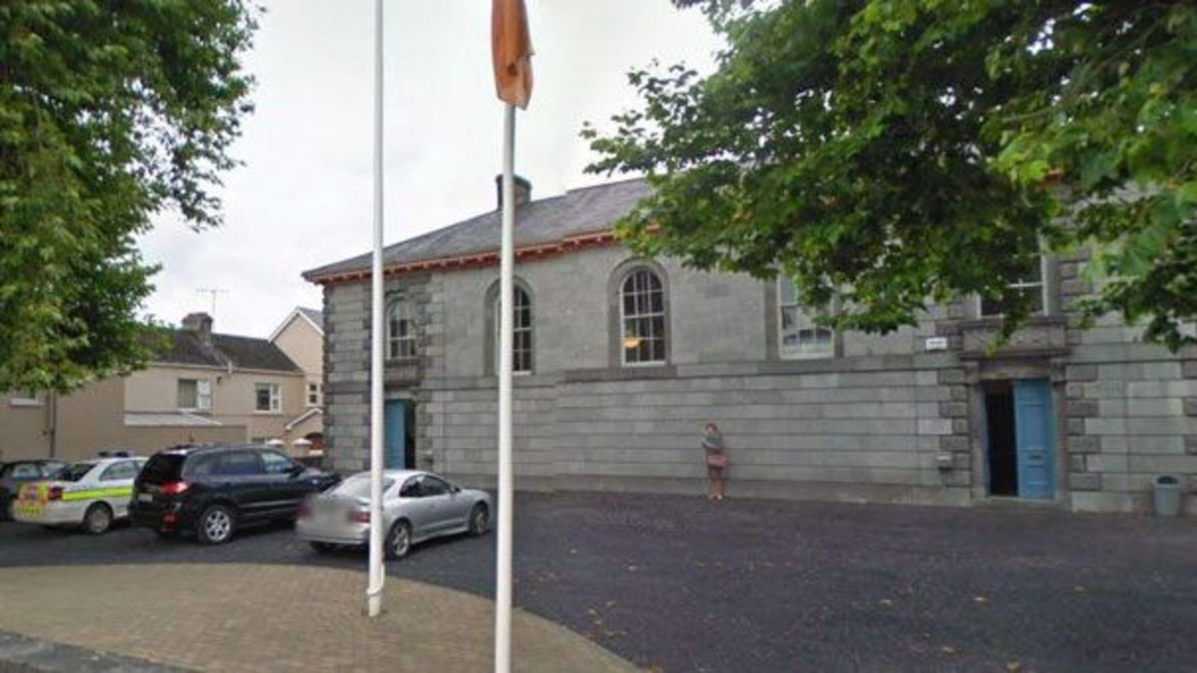 Manhunt stood down after man who escaped out of toilet window in courthouse apprehended